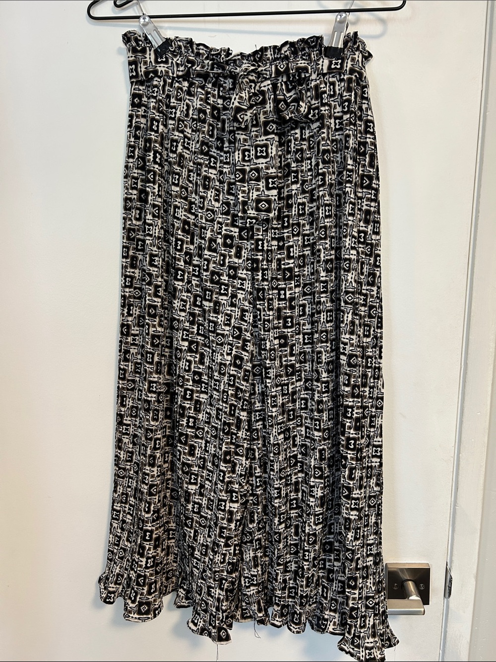 Alice Blue Black & White Geo Print wide leg Flowy pants with Waist Tie
